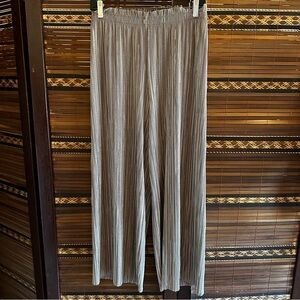 Zara pleated pants cropped